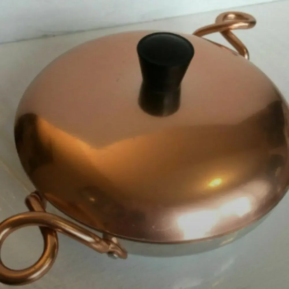 Beautiful WearEver Serving Pot 8